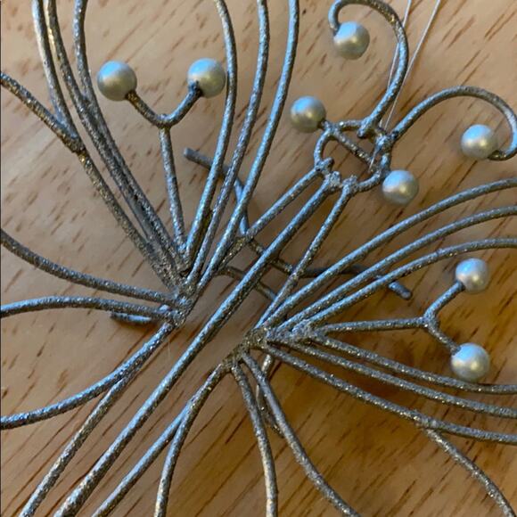 Decor - Picture 3 of 6